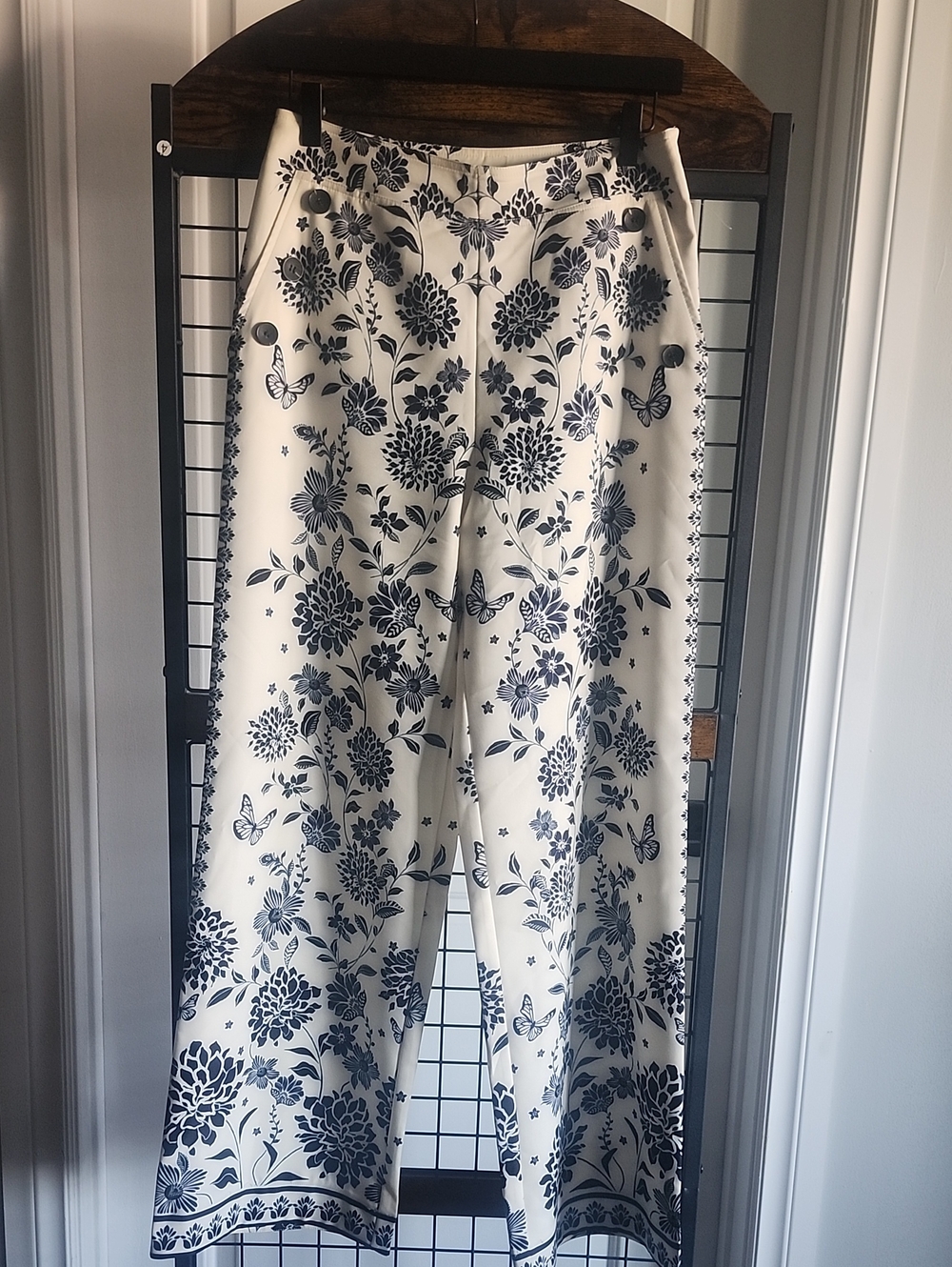 Avec Les Filles Cream Wide-Leg Pants with Navy Floral & Butterfly Print